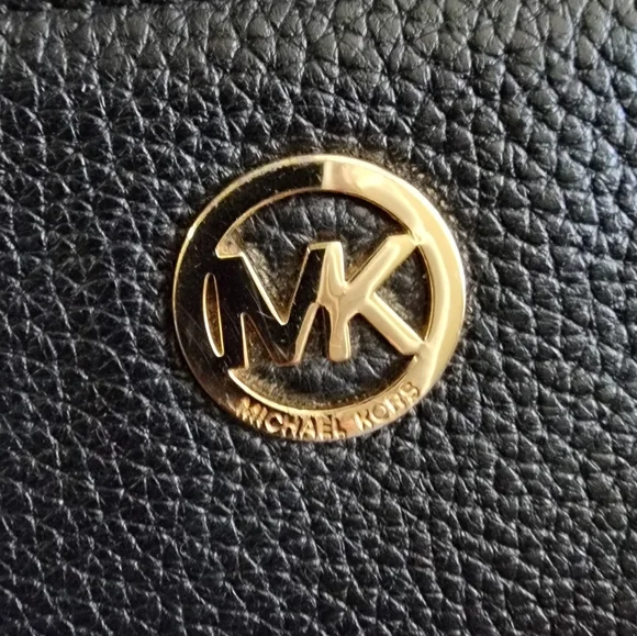 MK Fulton Crossbody Leather Bag - Picture 3 of 8